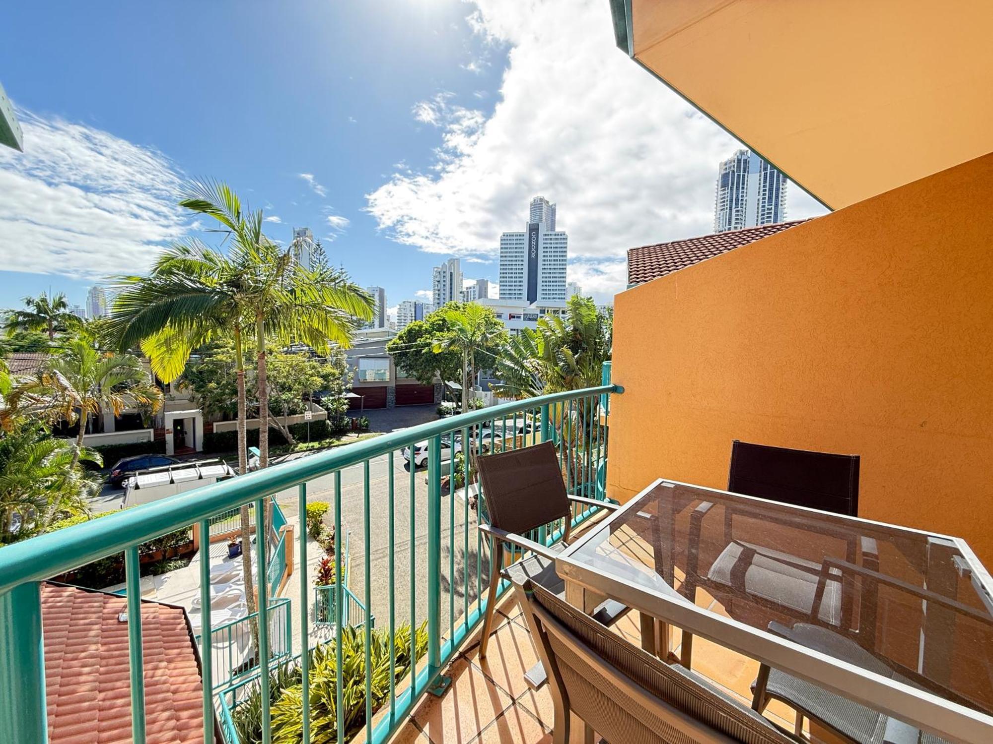Karana Palms Resort Gold Coast Exterior foto