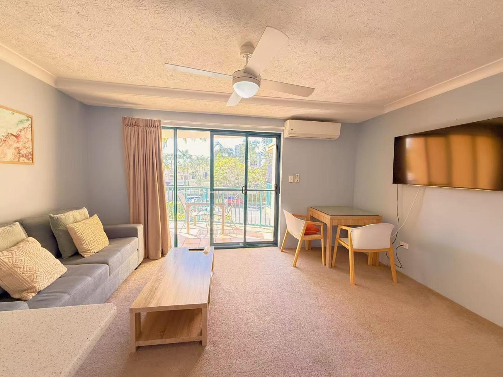 Karana Palms Resort Gold Coast Exterior foto